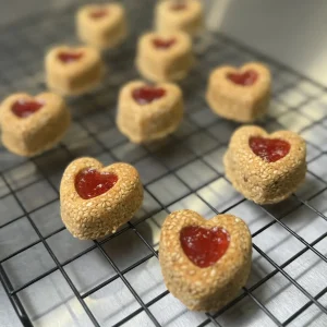 Djeldjlania Sablé aux graines de sésame et à la confiture