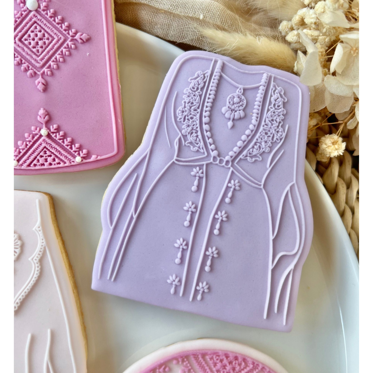 outboss-buste-robe-henne