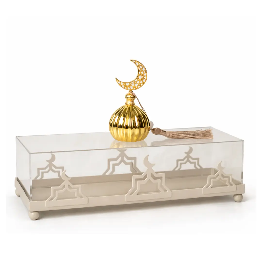 presentoir ecrin rectangle greige grand Présentoir cloche ÉCRIN greige en plexiglas transparent avec base en métal à motifs orientaux, support décoratif pour vitrine ou intérieur.